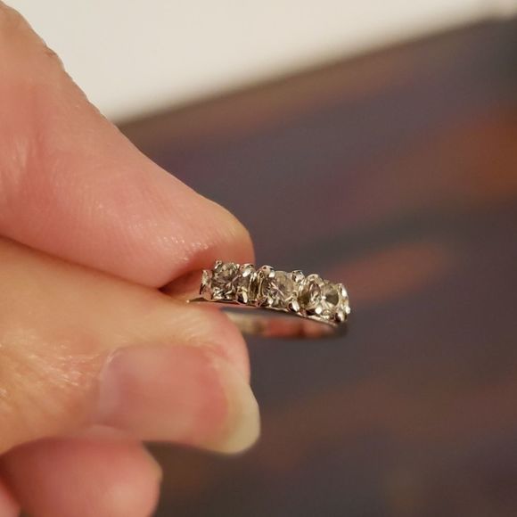 Vintage Avon Silvertone CZ Ring Sz 6 - Picture 5 of 13